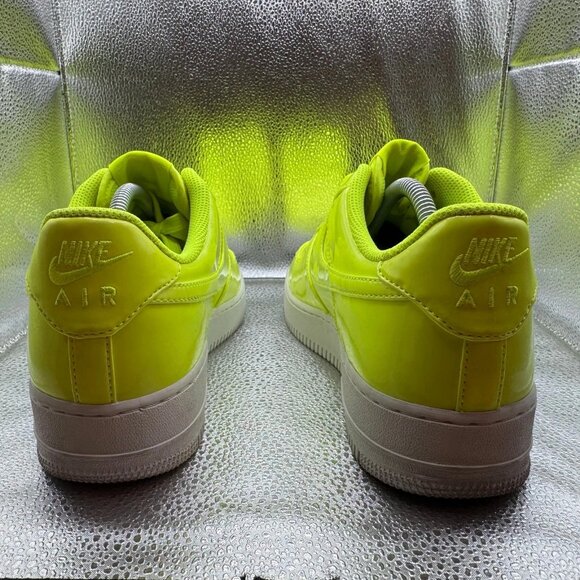 Size 9.5 - Nike Air Force 1 '07 LV8 Volt Mens Neon Athletic Sneakers AJ9505 -700 - Picture 7 of 11